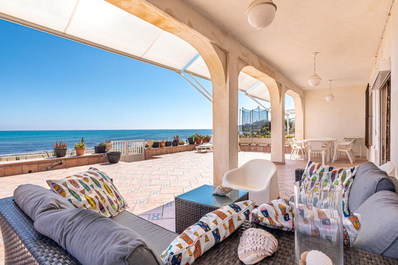 Beachfront Bliss: Apartamento A Pie De Playa อาลิกันเต ภายนอก รูปภาพ