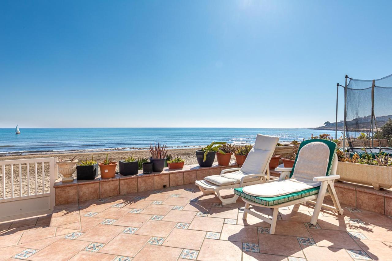 Beachfront Bliss: Apartamento A Pie De Playa อาลิกันเต ภายนอก รูปภาพ