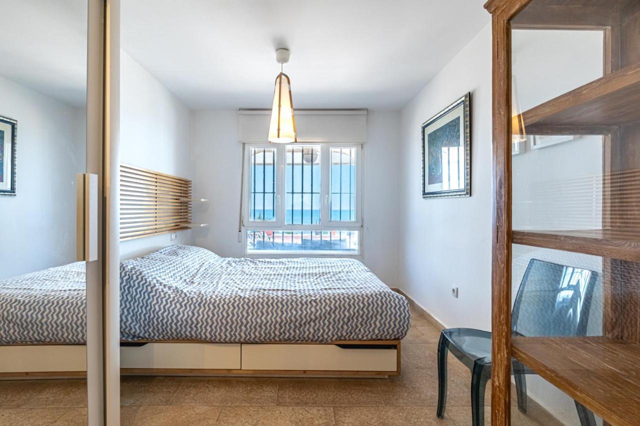 Beachfront Bliss: Apartamento A Pie De Playa อาลิกันเต ภายนอก รูปภาพ
