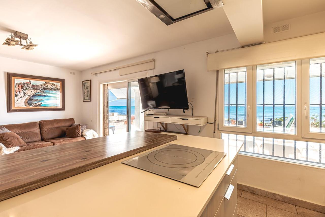 Beachfront Bliss: Apartamento A Pie De Playa อาลิกันเต ภายนอก รูปภาพ